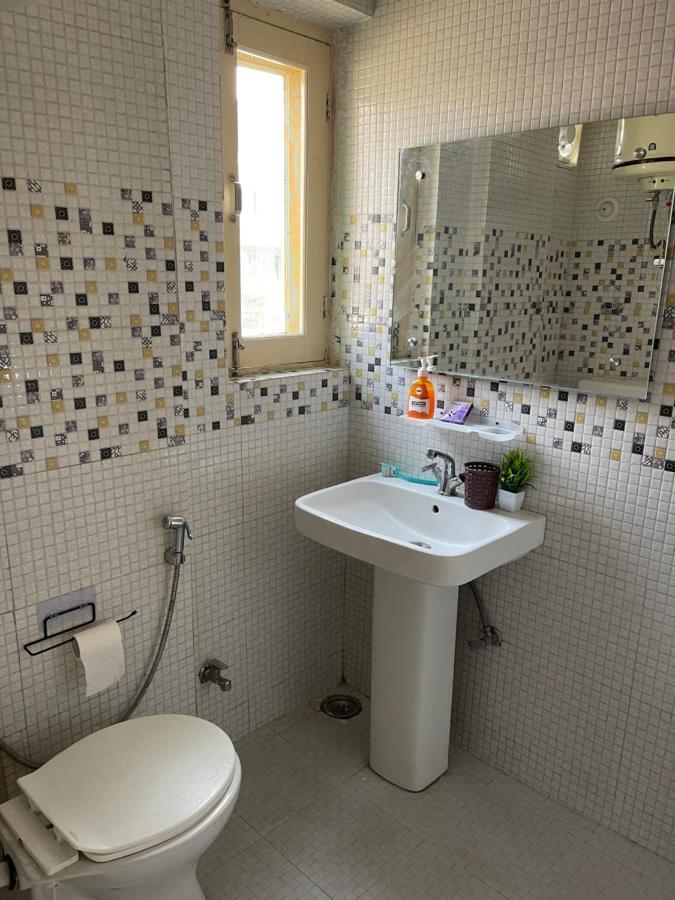 Khwaab Gah By The Khayabaan-Homestay Apartments Fully Furnished With Functional Kitchen, Wifi & Parking In City Centre Srīnagar Cameră foto